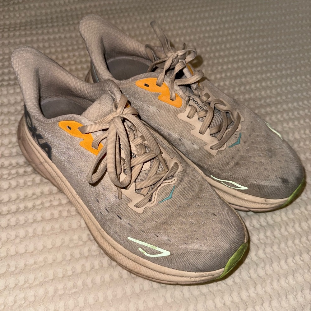 Hoka Clifton 9 Women’s Sneakers - size 7.5
